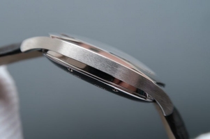 Cartier Drive de Cartier Black Textured Dial Black Leather Strap Watch00937