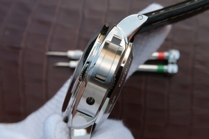 Copy Cheap Panerai PAM523 Ladies Leather Strap Watch01363