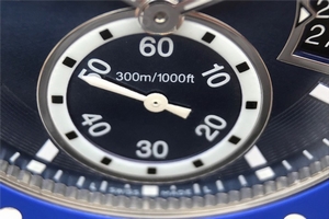 Copy Luxury Cartier J Calibre De Cartier Diver Blue Dial Blue Rubber Strap Cartier Watch00168
