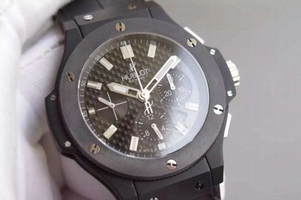 Fake AAAAA Hublot Big Bang 44mm Carbon Fiber Black Gummy Strap Watch00669
