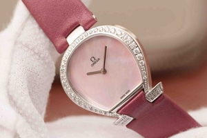 Imitation AAA Omega Omegamania Specialities 5886.72.51 Diamonds Bezel Pink Dial Ronda Quartz Omega Watch01107