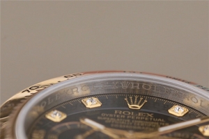 Imitation Rolex Daytona 116523 Thick Wrapped Black Dial Diamonds Markers Bracelet Rolex Watch00552