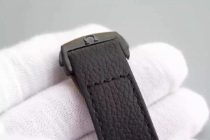 Knockoff AAAAA Omega Speedmaster Moonwatch Co-Axial Chronograph Pitch Black Leather Watch00282