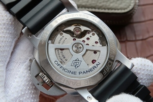 Panerai Luminor Submersible PAM682 Rubber Strap Watch00610