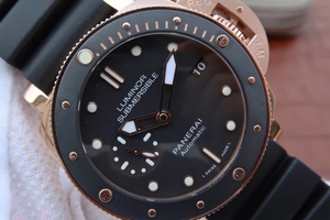 Panerai Luminor Submersible PAM684 Rubber Strap Panerai Watch01200