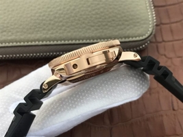 Panerai PAM684 Luminor Submersible Rubber Strap Watch01150