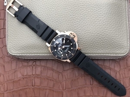 Panerai PAM684 Luminor Submersible Rubber Strap Watch01150