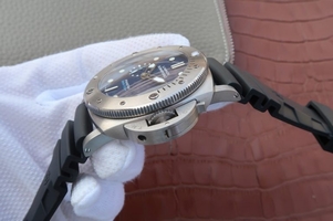 Panerai PAM692 Titanium Blue Dial Rubber Strap Panerai Watch01183