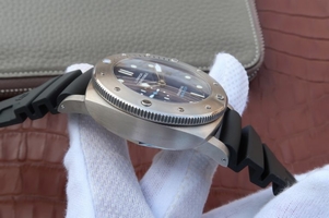 Panerai PAM692 Titanium Blue Dial Rubber Strap Panerai Watch01183