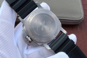 Panerai PAM692 Titanium Blue Dial Rubber Strap Panerai Watch01183