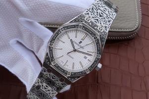 Replica Hot Audemars Piguet Royal Oak 41mm Engraved Case White Textured Dial Bracelet Watch01249