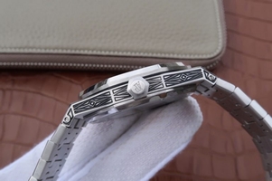 Replica Hot Audemars Piguet Royal Oak 41mm Engraved Case White Textured Dial Bracelet Watch01249