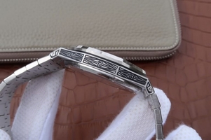 Replica Hot Audemars Piguet Royal Oak 41mm Engraved Case White Textured Dial Bracelet Watch01249