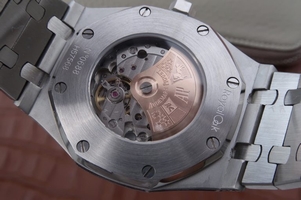 Replica Hot Audemars Piguet Royal Oak 41mm Engraved Case White Textured Dial Bracelet Watch01249