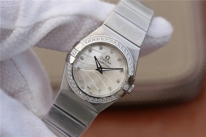 Replica Omega V6 Constellation 27mm Silver Dial Diamonds Bezel Bracelet Ronda Quartz Omega Watch00148