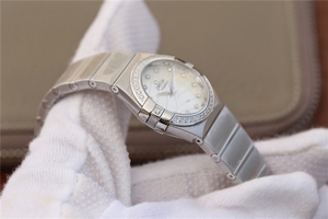 Replica Omega V6 Constellation 27mm Silver Dial Diamonds Bezel Bracelet Ronda Quartz Omega Watch00148
