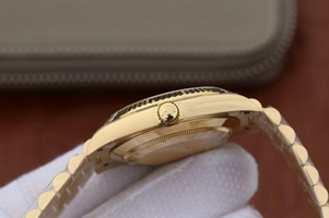Replica Rolex Day-Date 40mm 228238 Dial Roman Markers Bracelet Watch00839