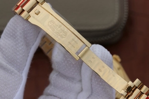 Replica Rolex Day-Date 40mm 228238 Dial Roman Markers Bracelet Watch00839