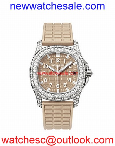 Patek Philippe Aquanaut 5069G-020 Beige embossed grid pattern