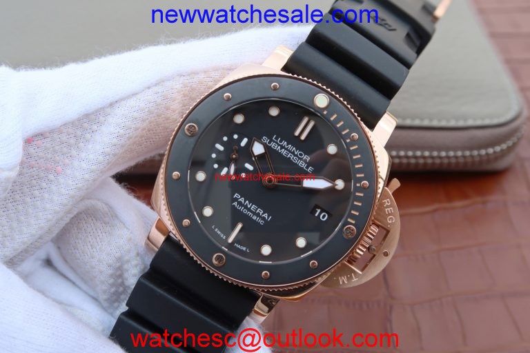 Panerai Luminor Submersible PAM684 Rubber Strap Panerai Watch01200