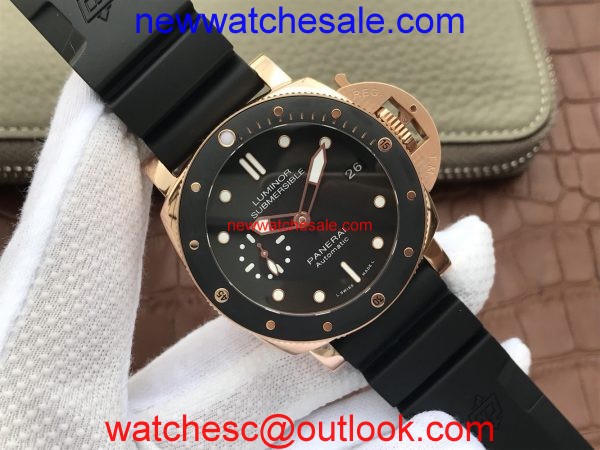 Panerai PAM684 Luminor Submersible Rubber Strap Watch01150
